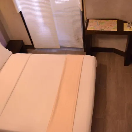 Tiburtina House Gasthuis 2*