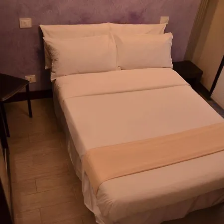 Tiburtina House Gasthuis 2*
